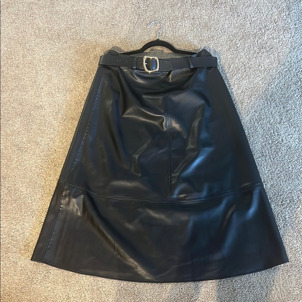 Zara Black A-Line Knee-Length Skirt